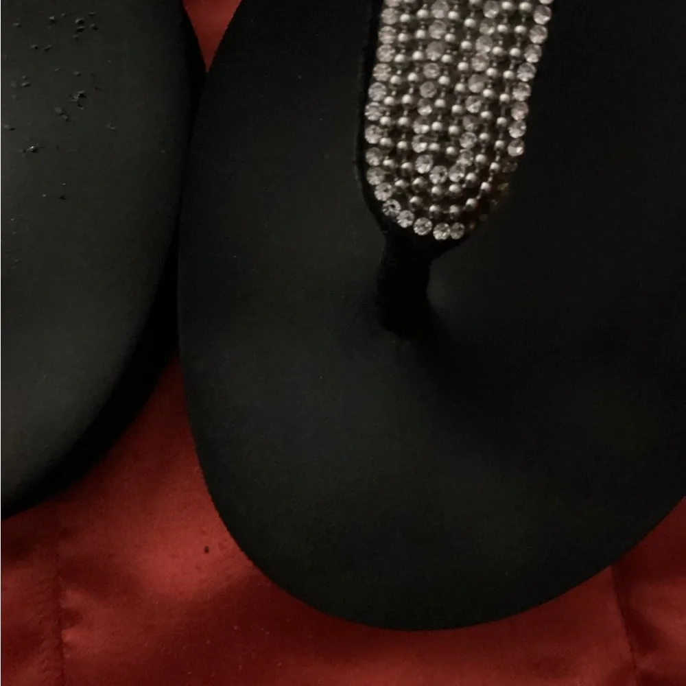 YELLOW BOX Silver Beaded Thong Sandals - Picture 4 of 4